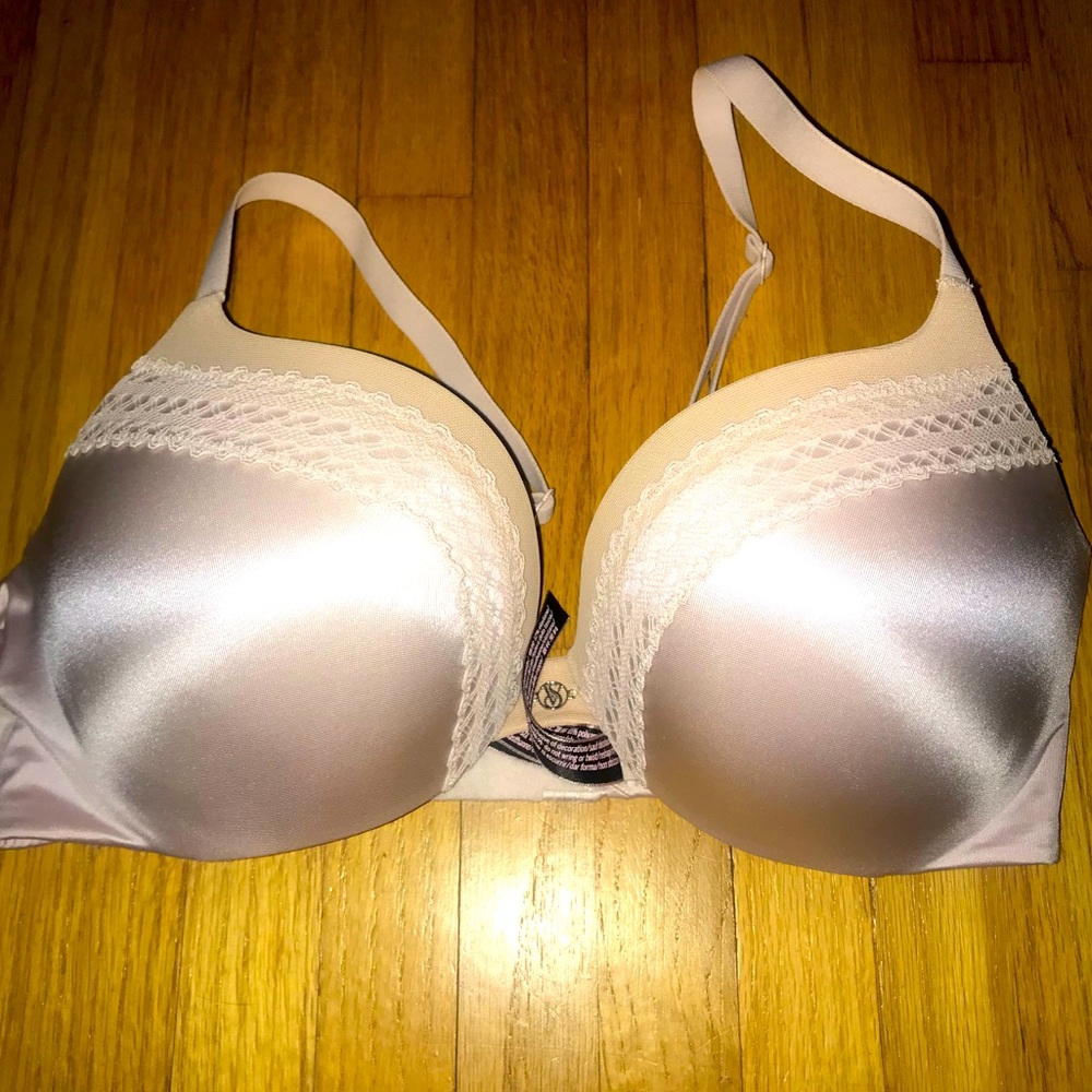 Victoria’s Secret Very Sexy push up 32D